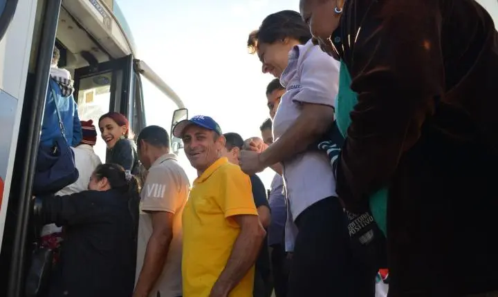 Rodoviários do Rio suspendem paralisação e ônibus voltam a circular