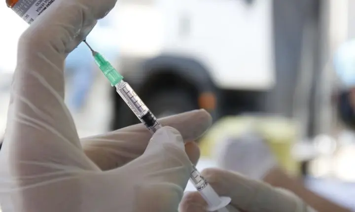Sarampo: Infectologista alerta sobre vacinação para viagens à Copa