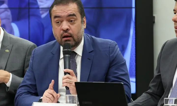 TSE ratifica condenação que torna Claudio Castro inelegível